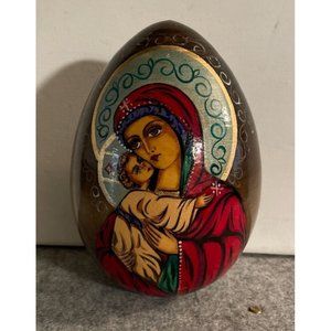 Vintage 7 inch tall Wooden Egg of Virgin Mary and Baby  Signed   #1118
